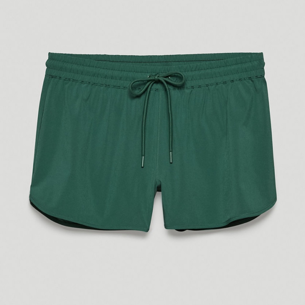 TNA | Distance 3” Short in color Kelp